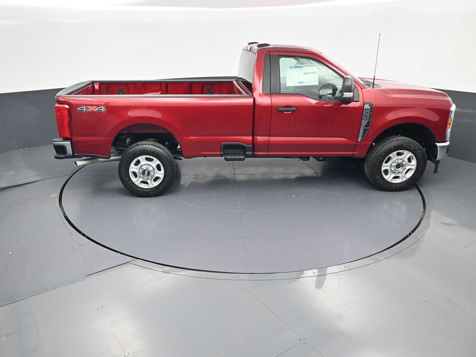 2026 Ford Super Duty F-350 SRW XLT