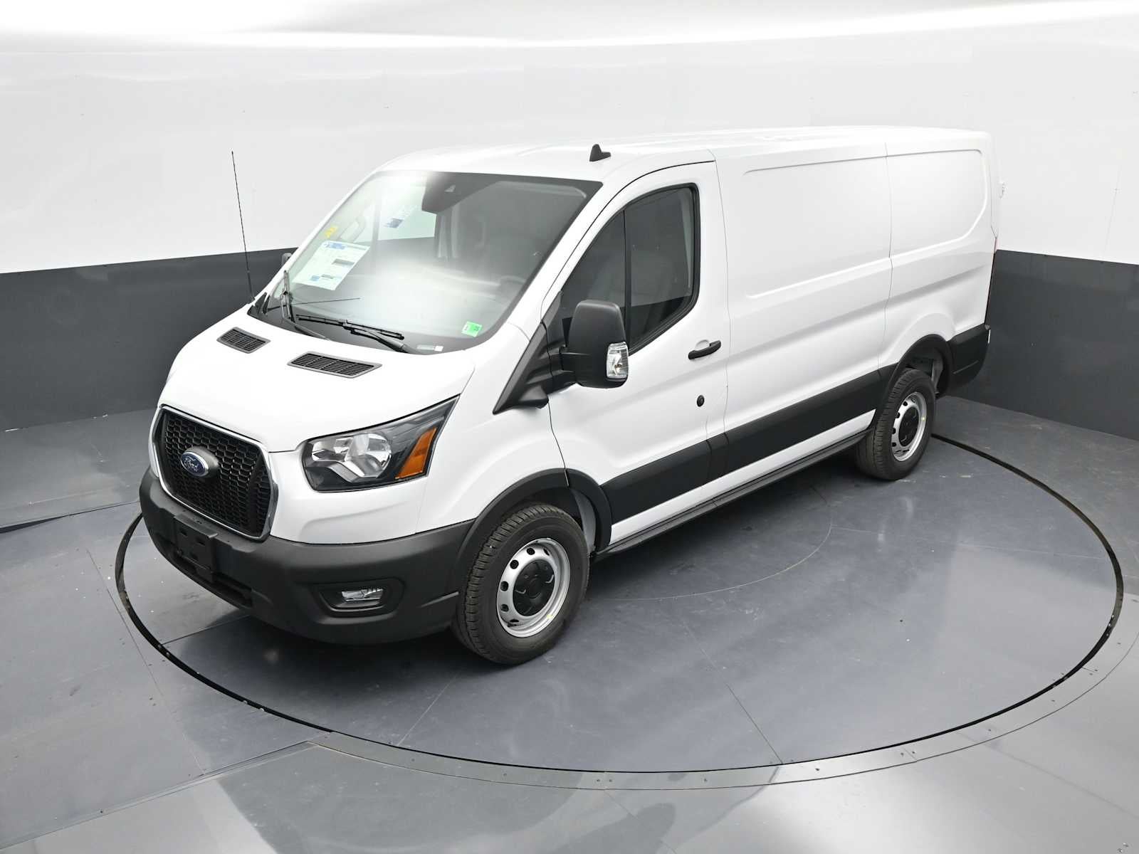 2025 Ford Transit Base