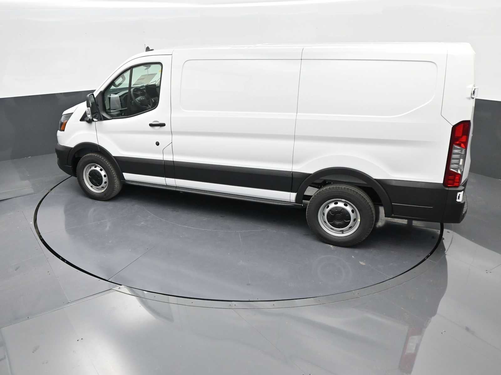 2025 Ford Transit Base