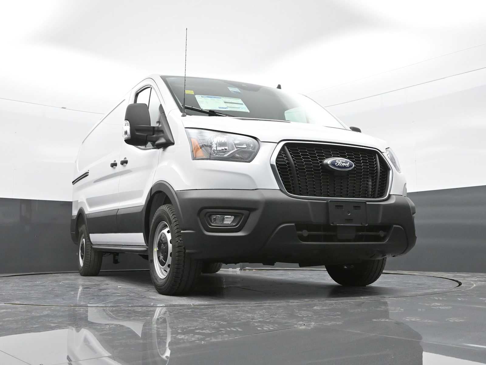 2025 Ford Transit Base