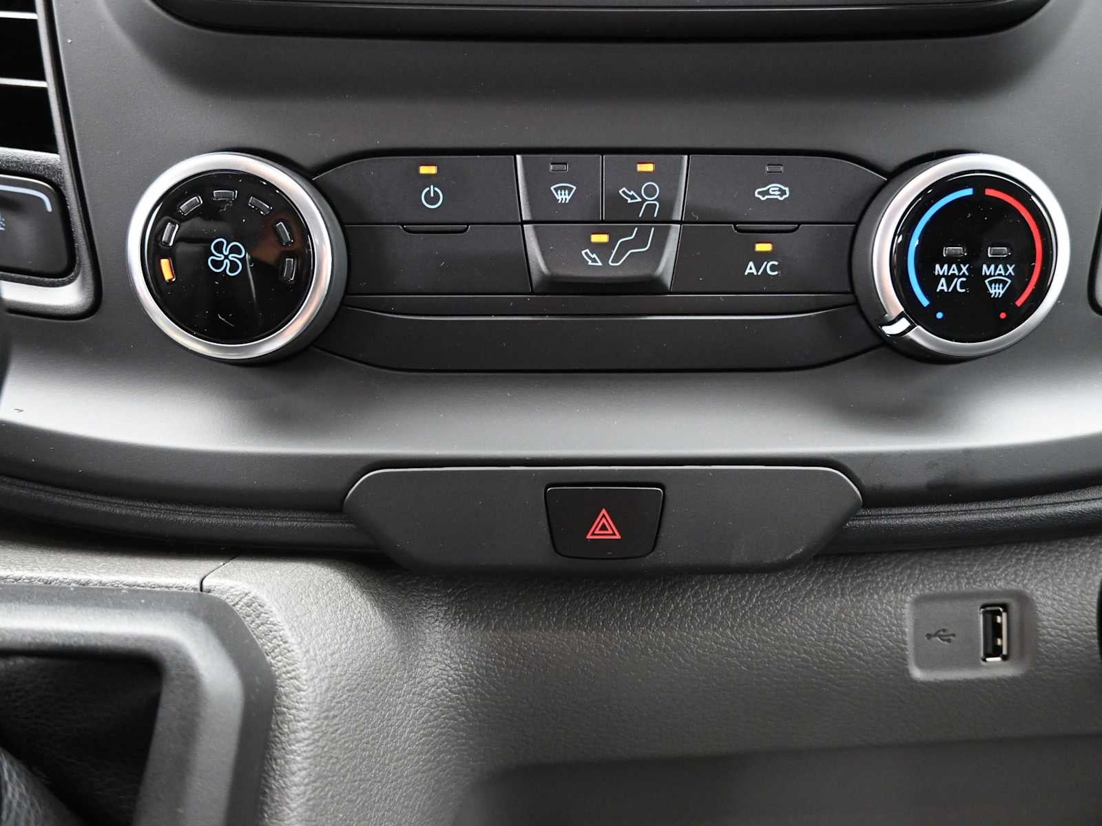 2025 Ford Transit Base