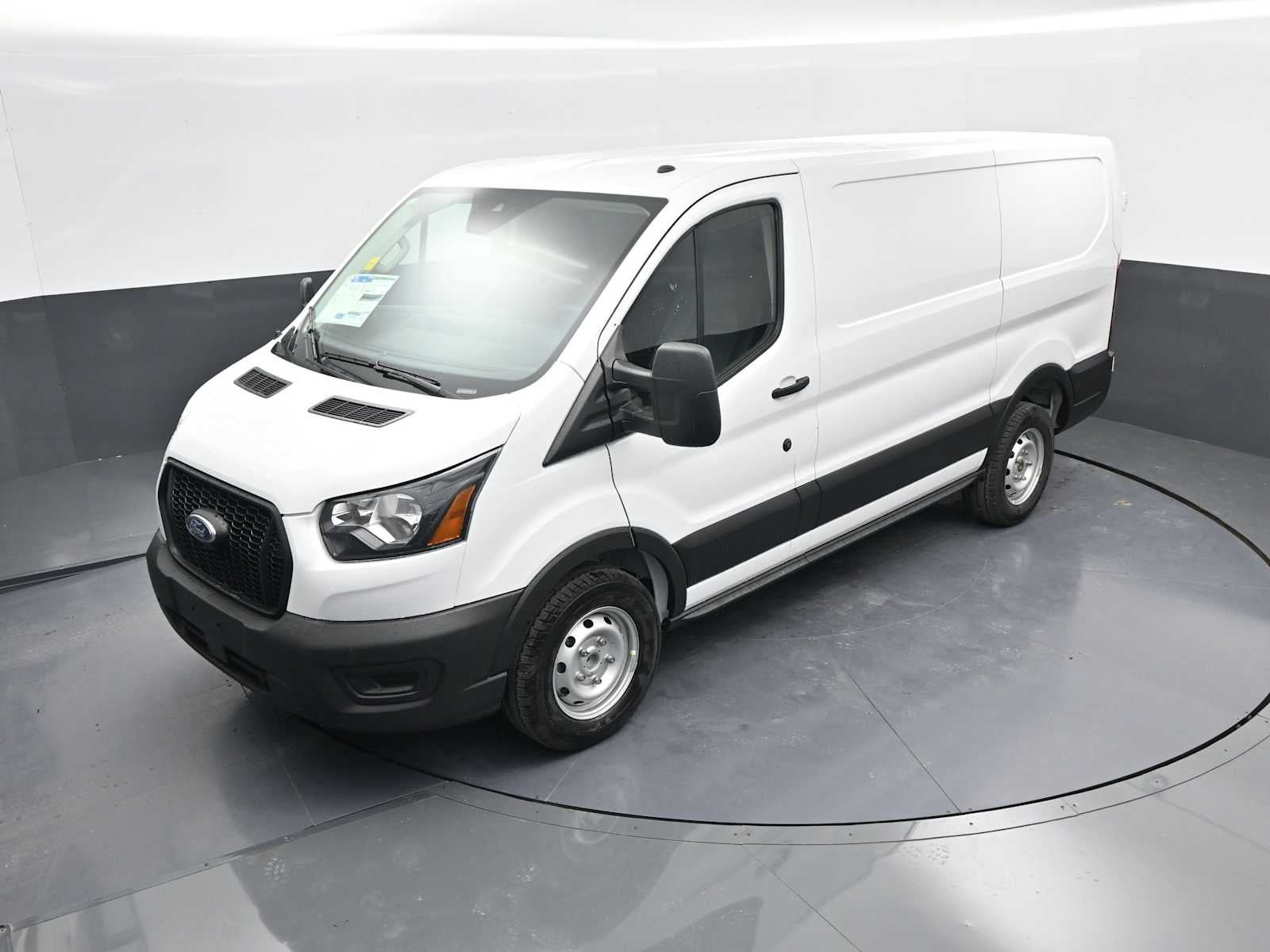 2025 Ford Transit Base