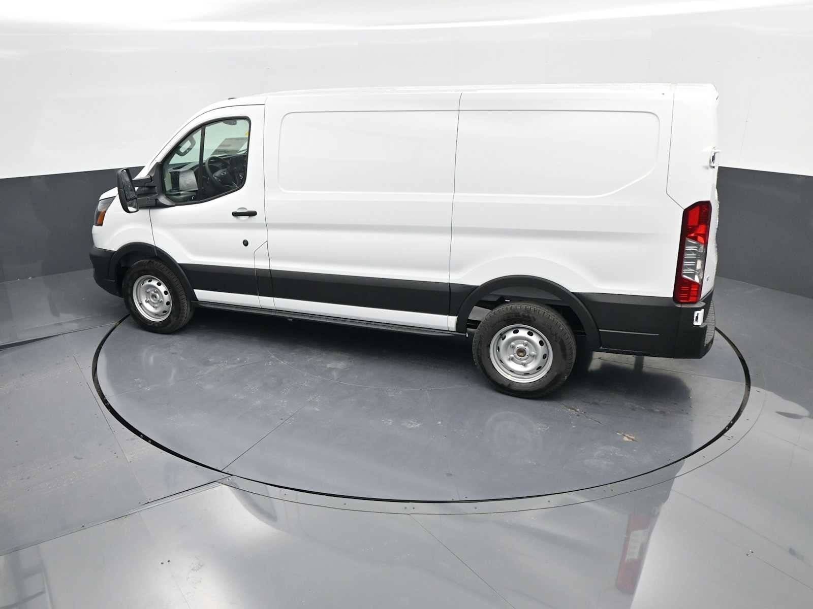 2025 Ford Transit Base