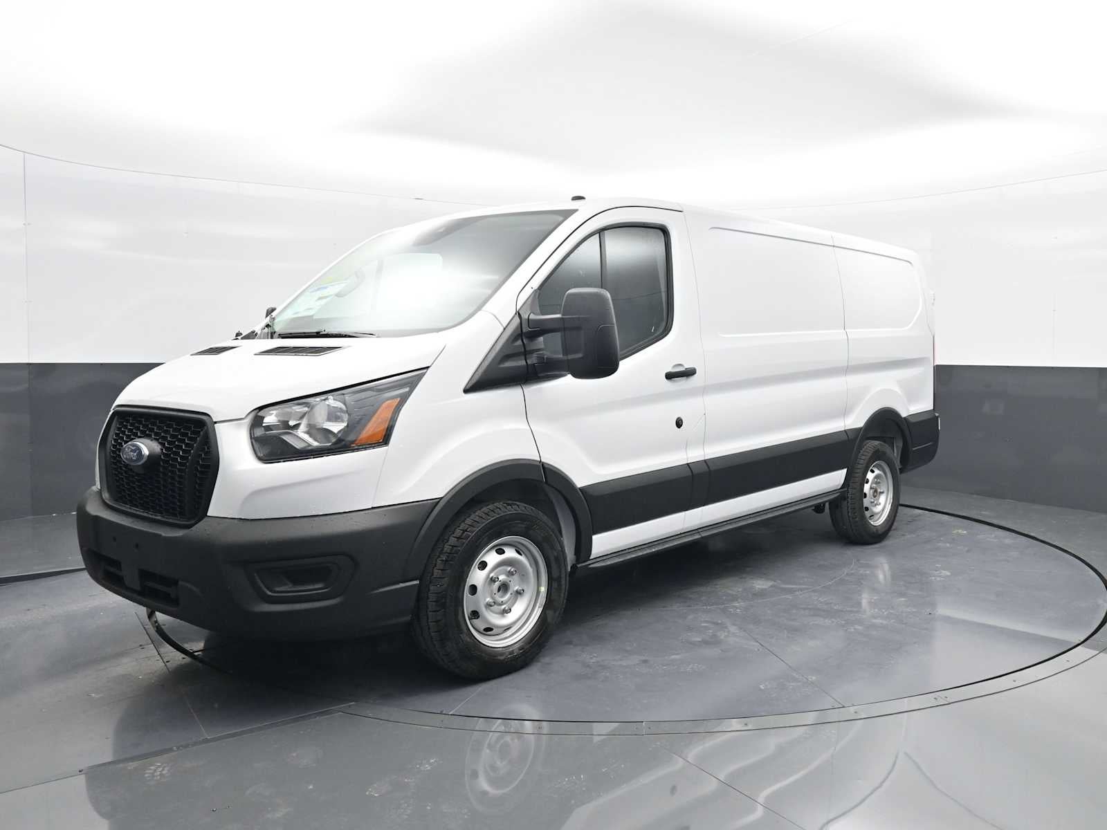 2025 Ford Transit Base