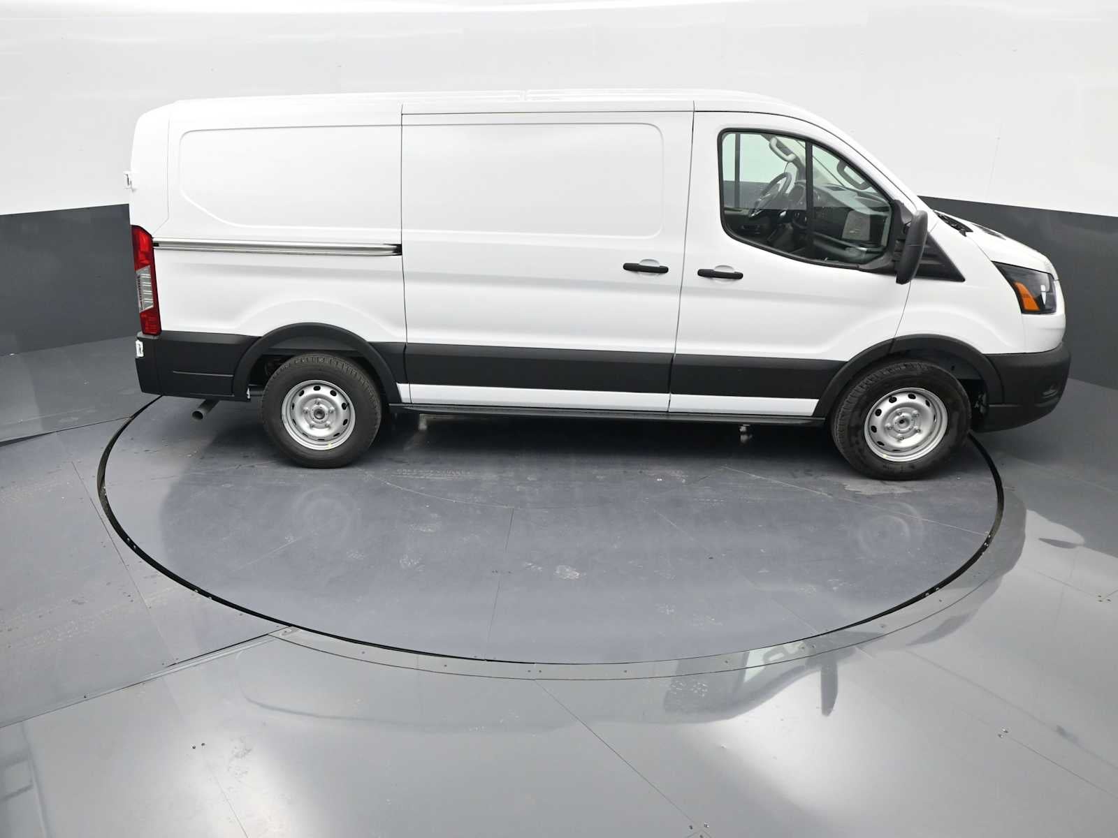 2025 Ford Transit Base