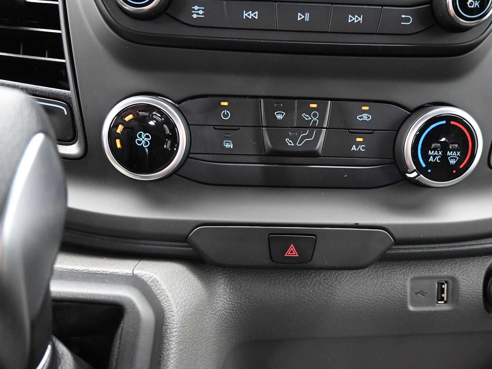 2025 Ford Transit Base