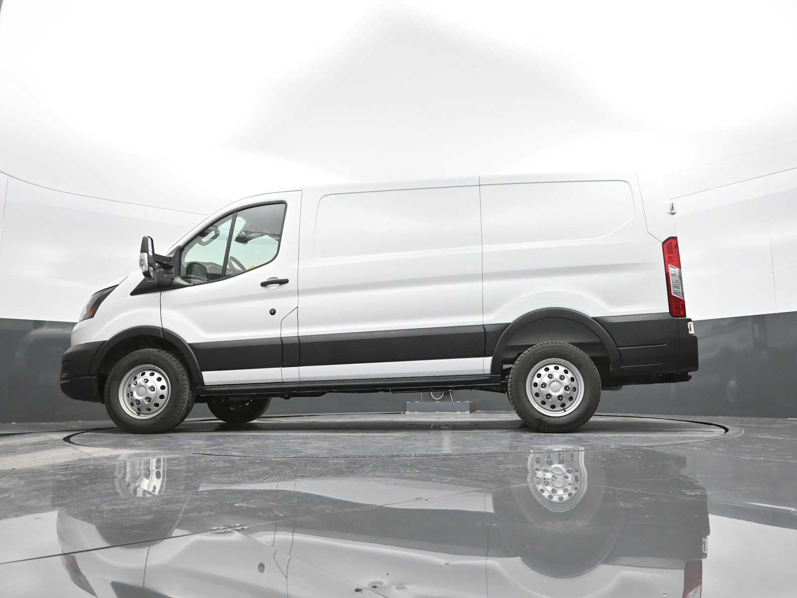 2025 Ford Transit Base