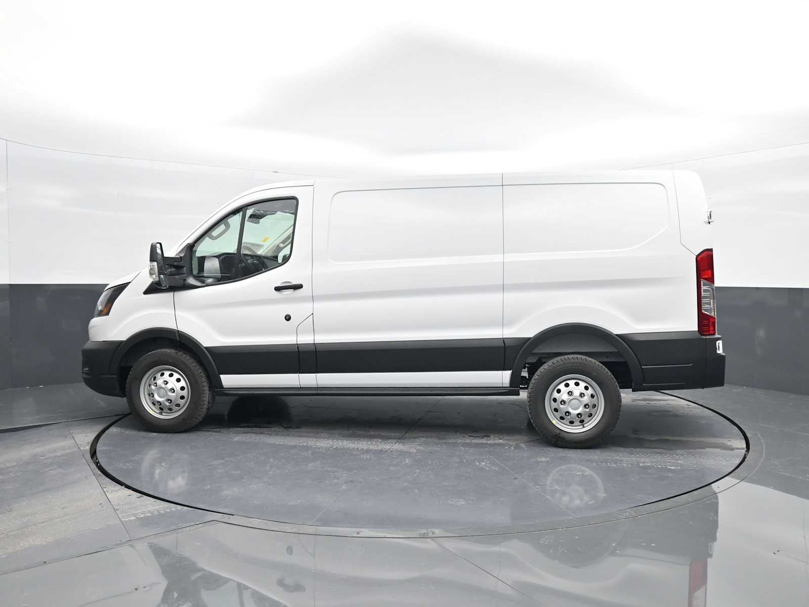 2025 Ford Transit Base