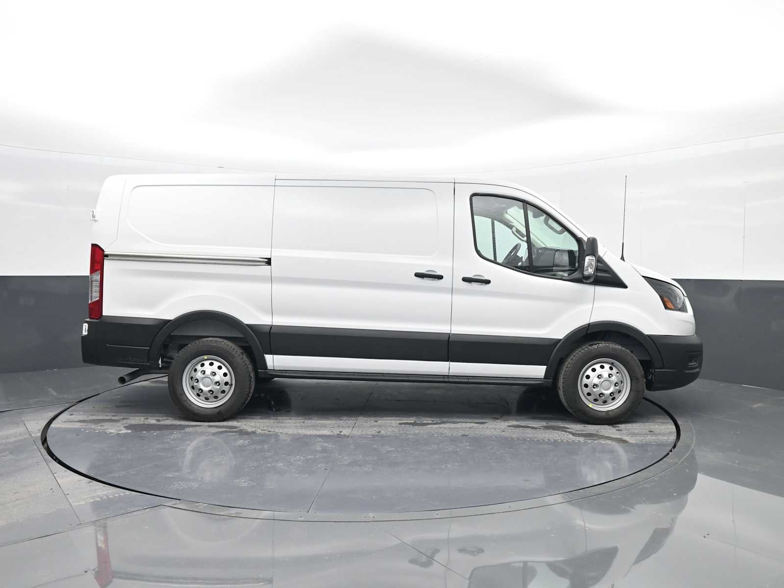 2025 Ford Transit Base
